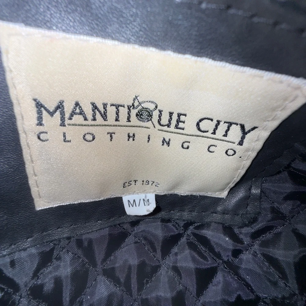 Mantique Black Double-Breasted Leather Jacket, quilted lining, pockets Sz Med 🇨🇦 - Picture 9 of 10